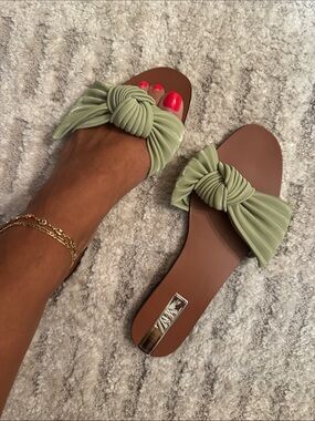 Zara Bow Flats
